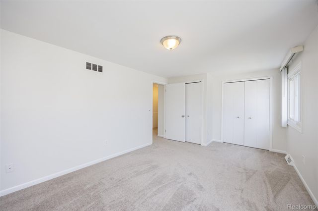 1717 Nakota Road, Royal Oak Charter Township, MI 48073