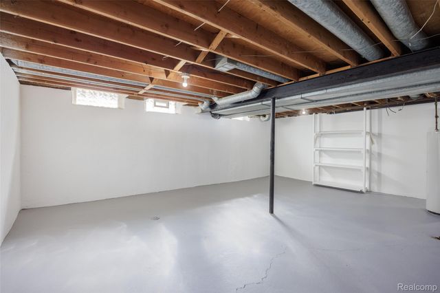 1717 Nakota Road, Royal Oak Charter Township, MI 48073