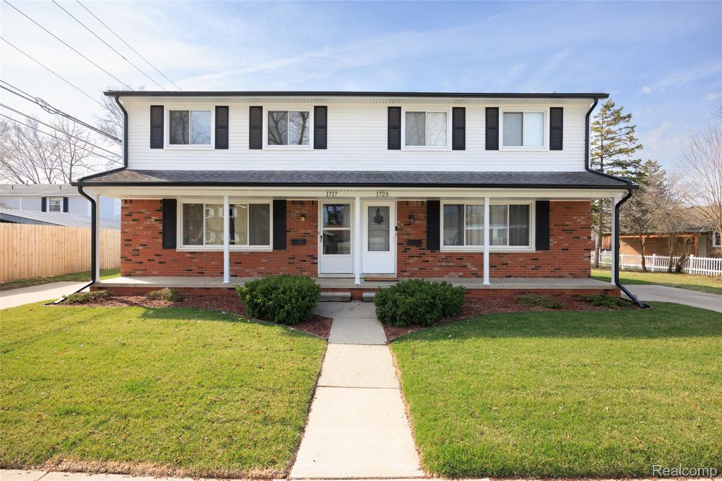 1717 Nakota Road, Royal Oak Charter Township, MI 48073