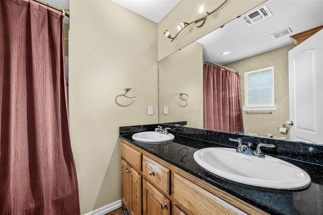 822 NW Hilltop Dr, Lawton, OK 73505
