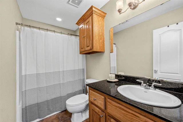 822 NW Hilltop Dr, Lawton, OK 73505