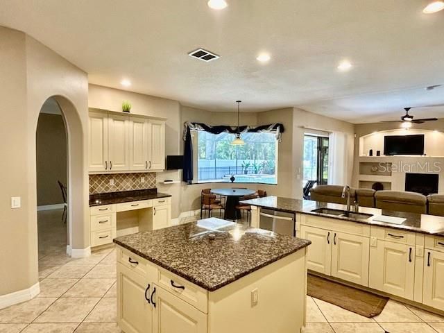 22444 OAKVILLE DRIVE, Land O Lakes, FL 34639