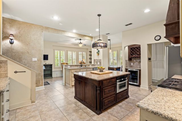 114 E University Avenue, Waxahachie, TX 75165