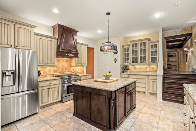 114 E University Avenue, Waxahachie, TX 75165