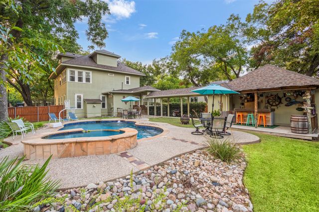 114 E University Avenue, Waxahachie, TX 75165