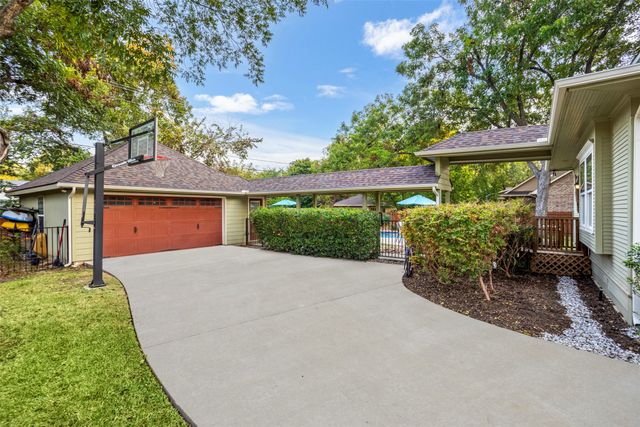 114 E University Avenue, Waxahachie, TX 75165