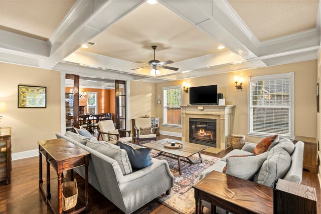 114 E University Avenue, Waxahachie, TX 75165