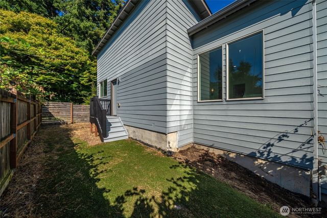 647 S 150th Street, Burien, WA 98148