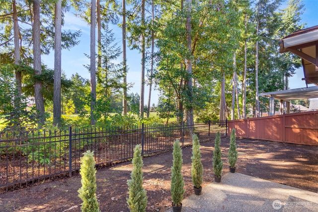 8231 Orcas Loop NE, Lacey, WA 98516