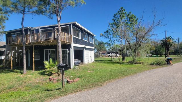 12018 Sandpiper Road, Angleton, TX 77515