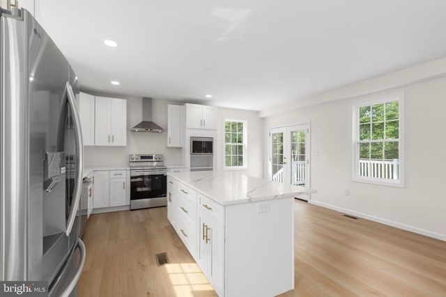 19005 TIDEWATER TRL, Fredericksburg, VA 22408