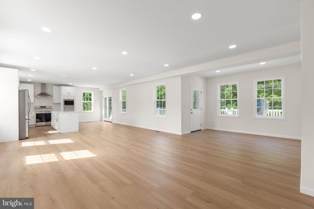 19005 TIDEWATER TRL, Fredericksburg, VA 22408