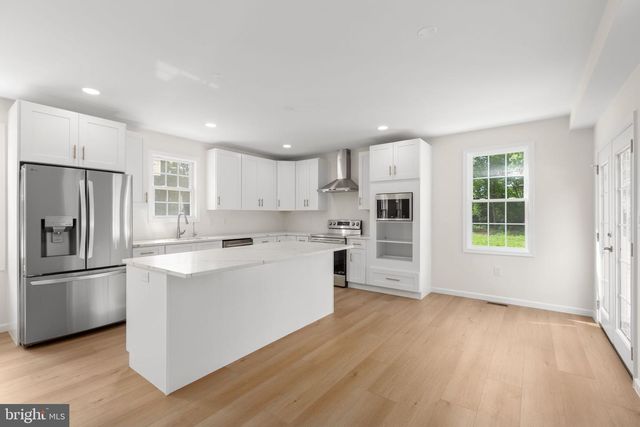 19005 TIDEWATER TRL, Fredericksburg, VA 22408