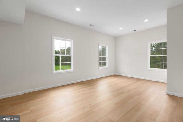 19005 TIDEWATER TRL, Fredericksburg, VA 22408