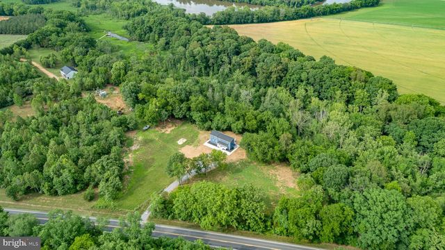 19005 TIDEWATER TRL, Fredericksburg, VA 22408