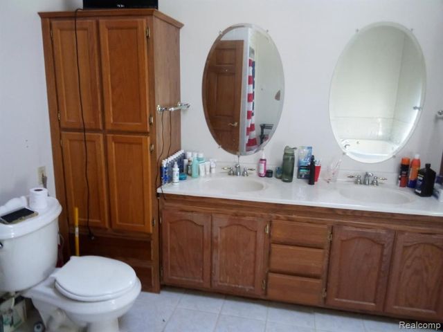 5255 N Seymour Road, Flushing, MI 48433