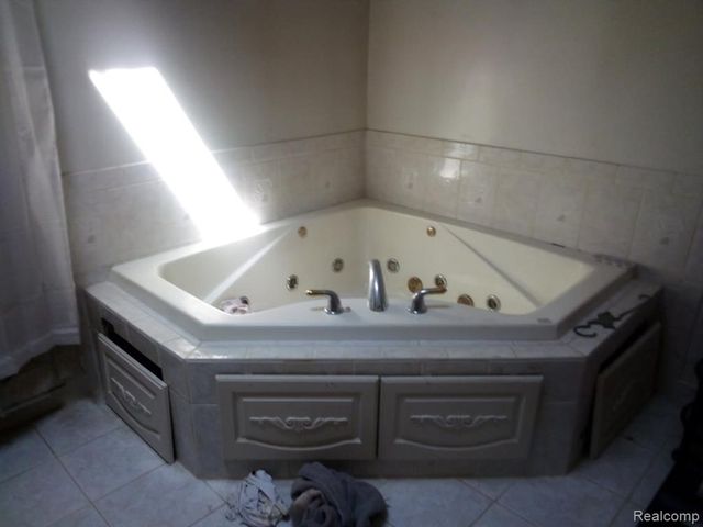 5255 N Seymour Road, Flushing, MI 48433