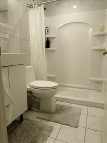 100C Washington Park Dr. 9, Andover, MA 01810