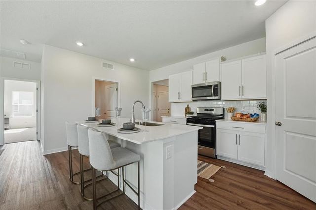 2207 Creek View Lane, Raymore, MO 64083