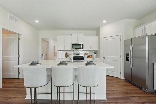 2207 Creek View Lane, Raymore, MO 64083