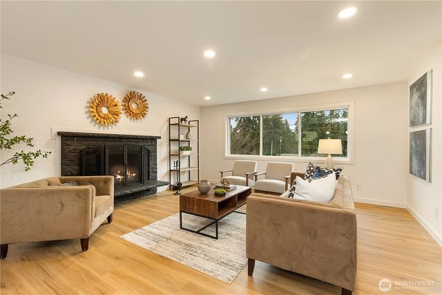 1831 201st Place SW, Lynnwood, WA 98036