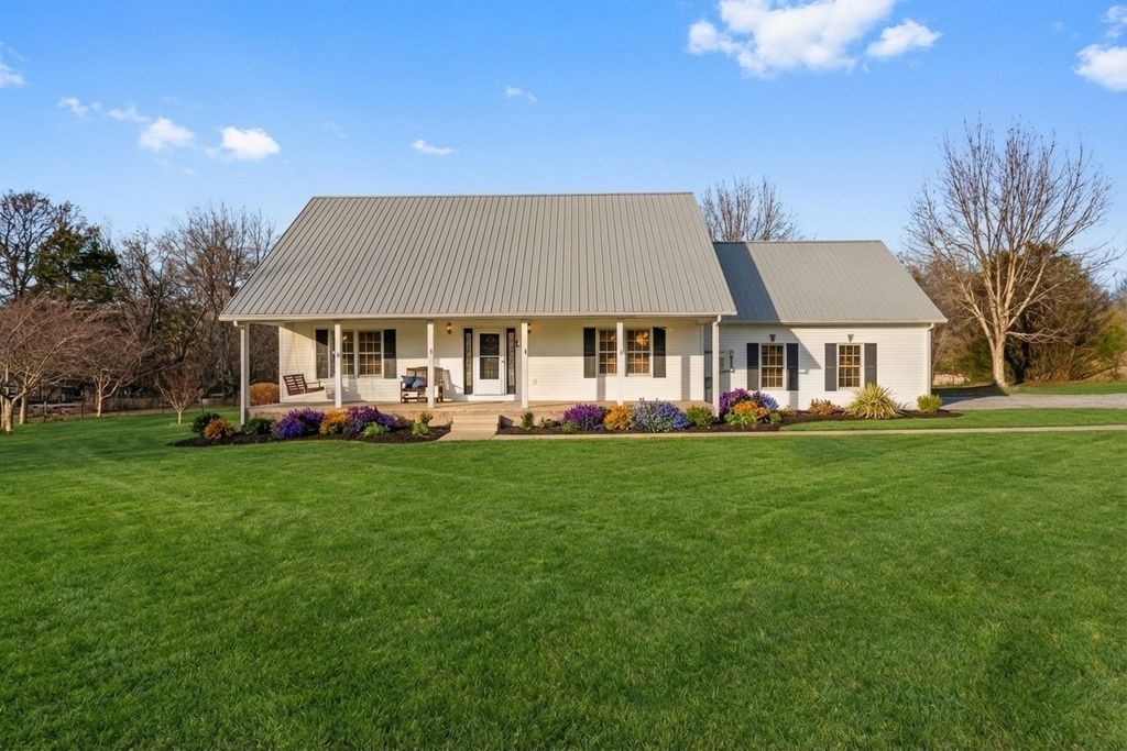 954 Newt Vanattia Rd, Hillsboro, TN 37342