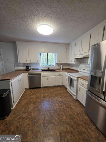 405 Hobo Lane, Woodstock, GA 30189