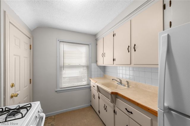 942 E 236th Street, Euclid, OH 44123