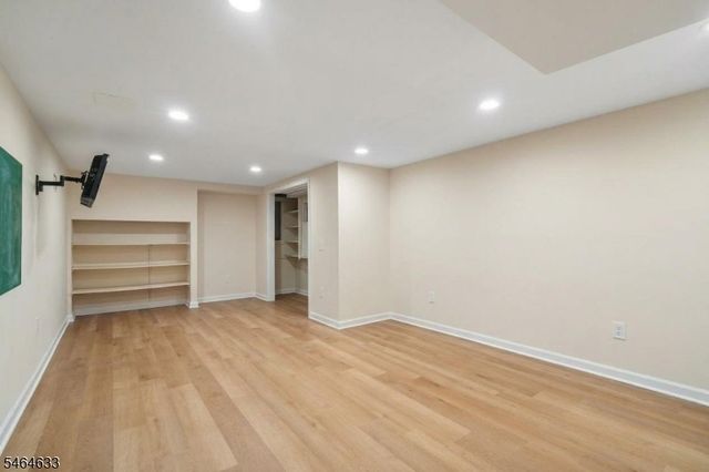 91 Ridge Dr, Livingston Twp., NJ 07039