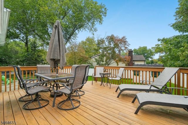 91 Ridge Dr, Livingston Twp., NJ 07039