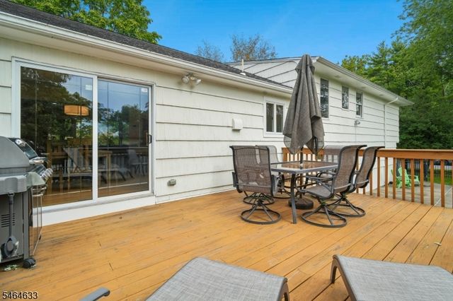 91 Ridge Dr, Livingston Twp., NJ 07039