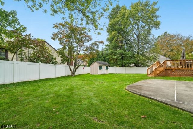 91 Ridge Dr, Livingston Twp., NJ 07039