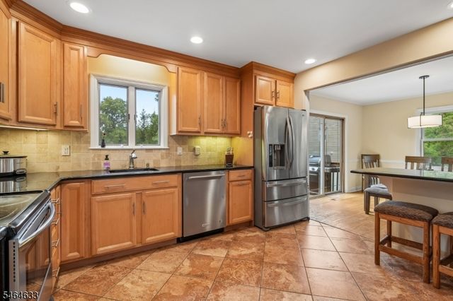 91 Ridge Dr, Livingston Twp., NJ 07039