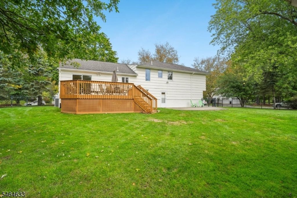 91 Ridge Dr, Livingston Twp., NJ 07039 — photo 3