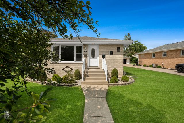 444 S Prospect Avenue, Itasca, IL 60143
