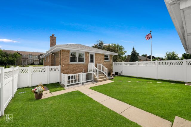 444 S Prospect Avenue, Itasca, IL 60143
