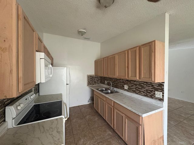 7923 THRIPPENCE LANE, Orlando, FL 32822