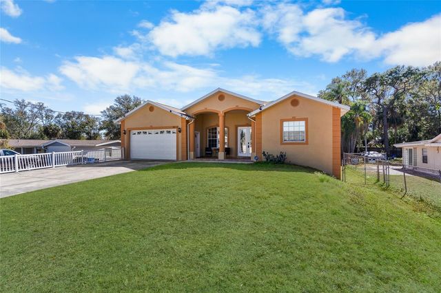 9012 W FLORA STREET, Tampa, FL 33615