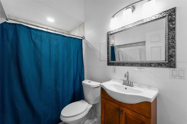 9012 W FLORA STREET, Tampa, FL 33615