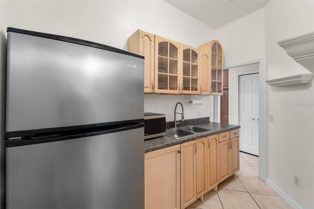 9012 W FLORA STREET, Tampa, FL 33615