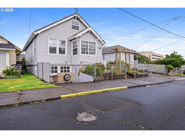 416 S DOWNING St, Seaside, OR 97138