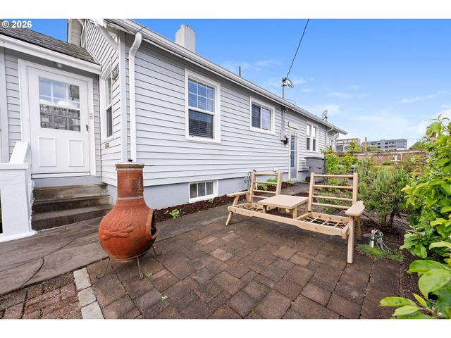 416 S DOWNING St, Seaside, OR 97138
