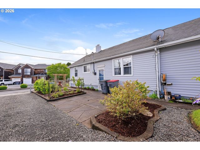 416 S DOWNING St, Seaside, OR 97138