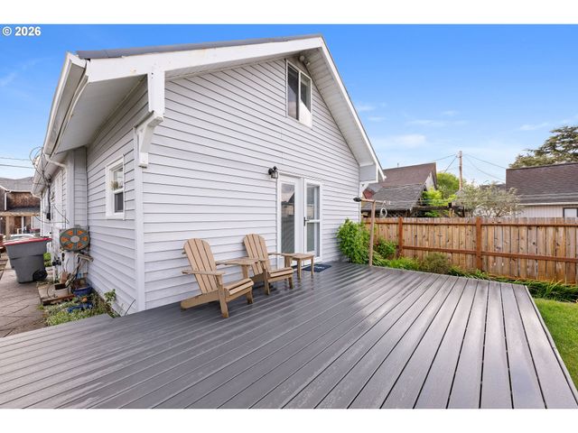 416 S DOWNING St, Seaside, OR 97138