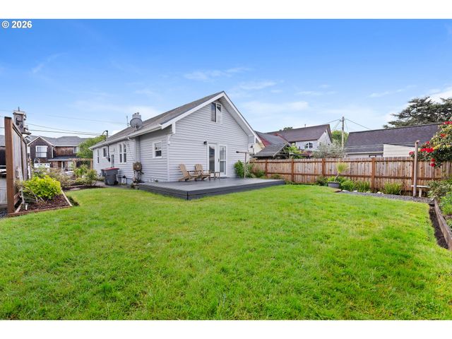 416 S DOWNING St, Seaside, OR 97138