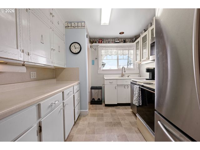 416 S DOWNING St, Seaside, OR 97138