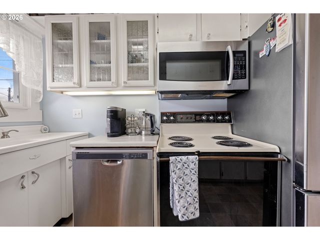 416 S DOWNING St, Seaside, OR 97138