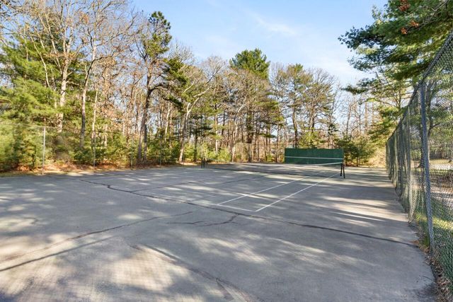 300 Falmouth Road APT 20D, Mashpee, MA 02649