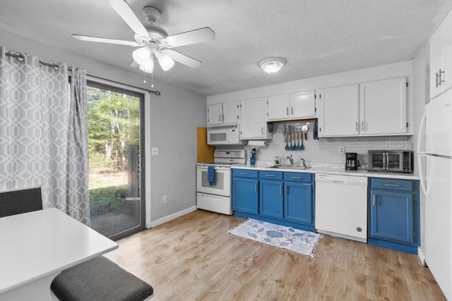 300 Falmouth Road APT 20D, Mashpee, MA 02649
