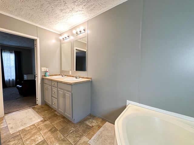 52 Coon Ridge Drive, Cannon, KY 40923